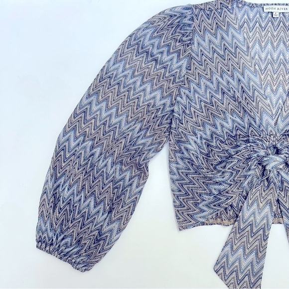 Moon River Chevron Tie Front Sheer Blouse L Metallic Zigzag Puff Sleeve Top - Picture 4 of 12